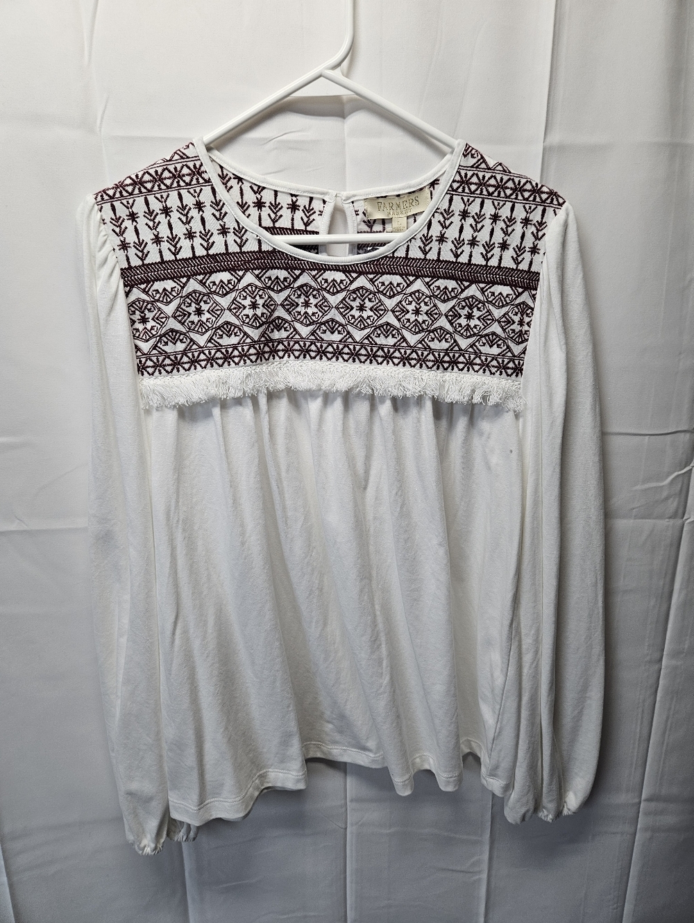 Farmers Market Women’s White Embroidered Peasant Top with Burgundy Detail Nwt